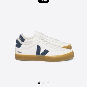 Veja Campo Leather Sneaker - size 38